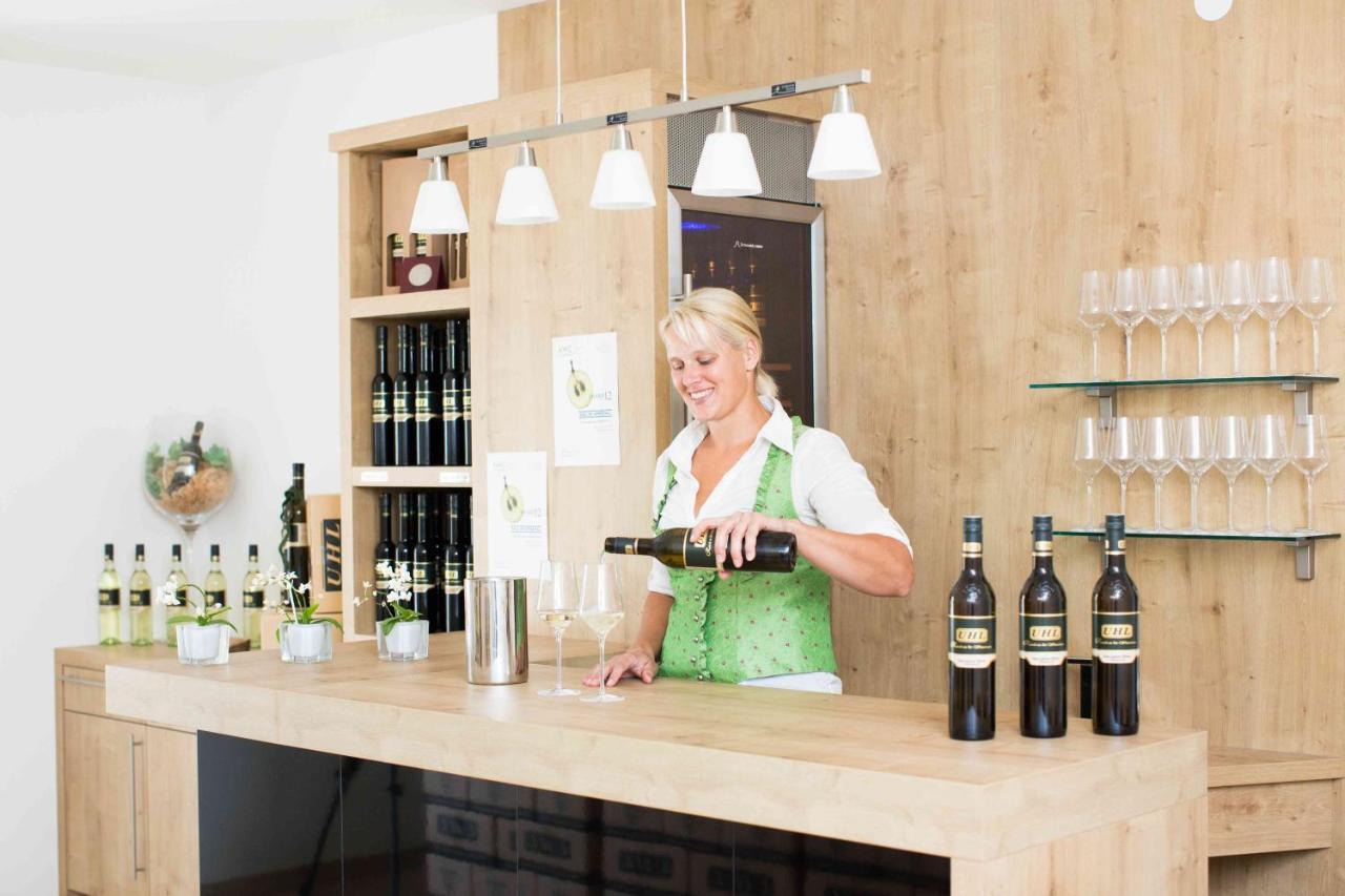 Weingut-Gaestezimmer Uhl Ratsch an der Weinstraße Eksteriør bilde